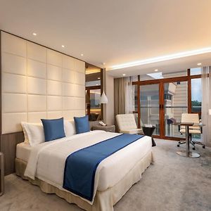 Balcony Deluxe Double or Twin